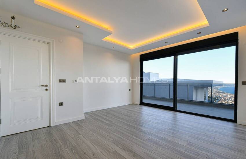 Sea View Property with Private Pool and Garden in Alanya 14