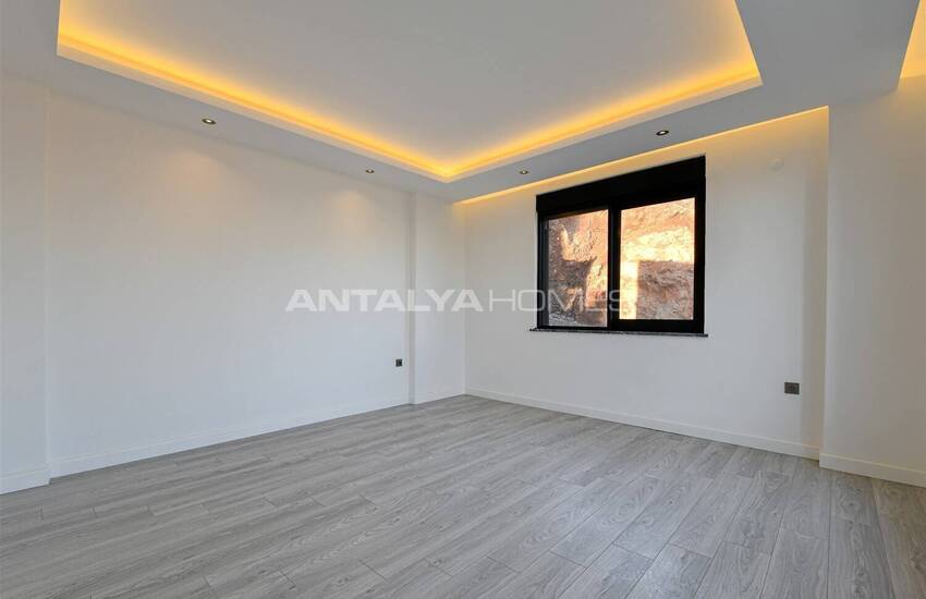 Sea View Property with Private Pool and Garden in Alanya 18