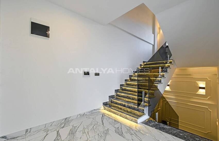 Sea View Property with Private Pool and Garden in Alanya 36