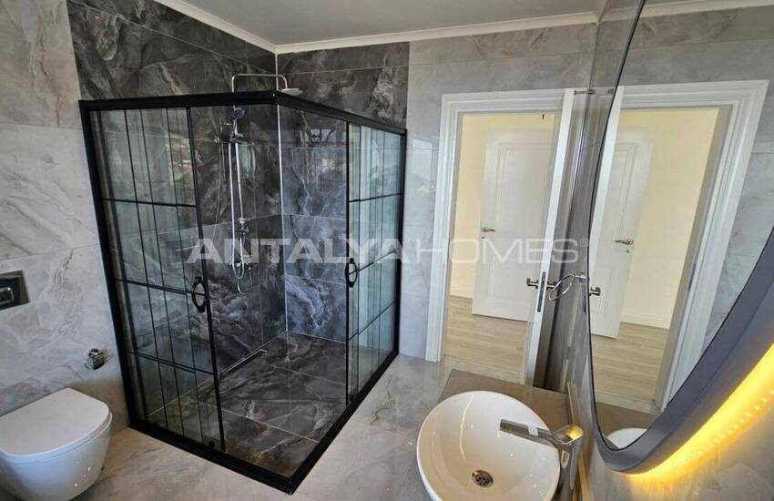 ملک با دید دریا با استخر و باغ خصوصی در آلانیا 15