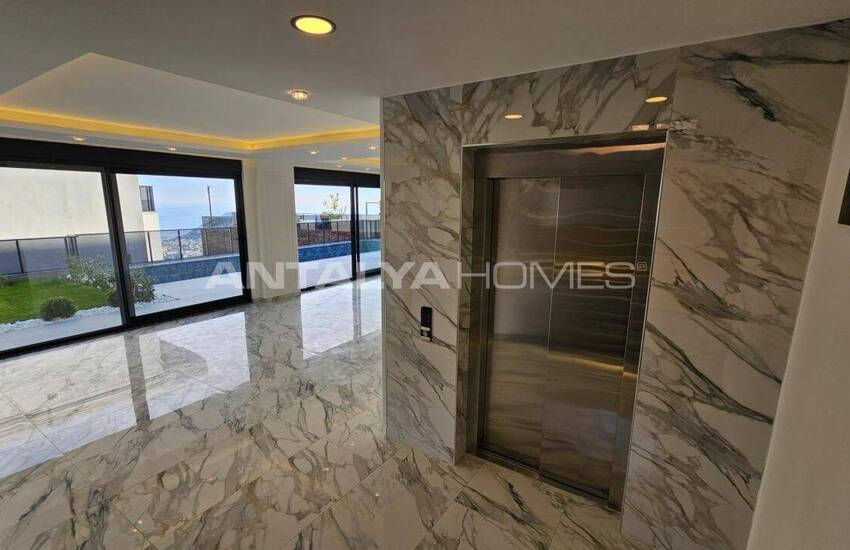 ملک با دید دریا با استخر و باغ خصوصی در آلانیا 19