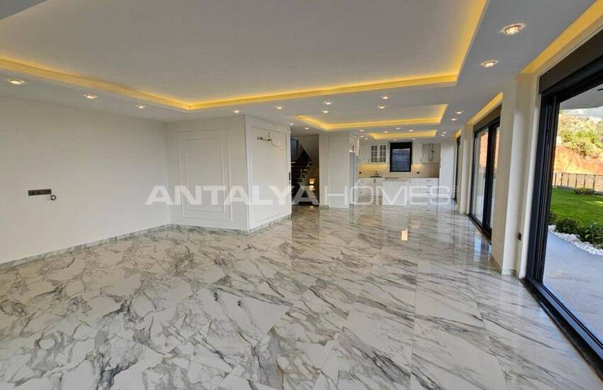 ملک با دید دریا با استخر و باغ خصوصی در آلانیا 8