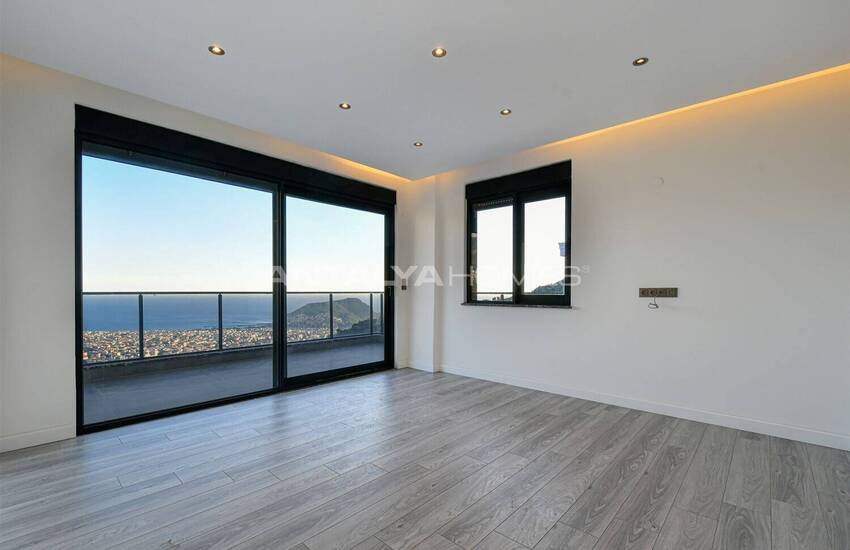 Sea View Property with Private Pool and Garden in Alanya 21