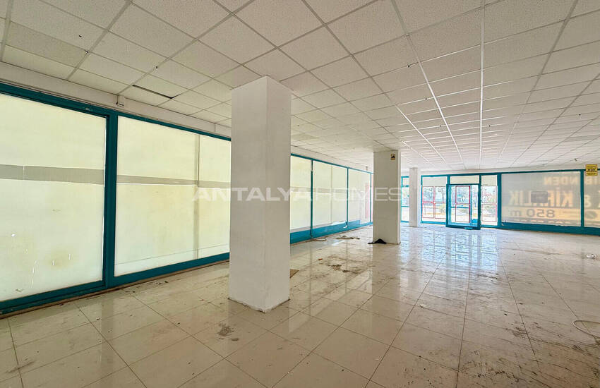 Spacious Beachfront Commercial Unit with Rental Guarantee in Alanya 5