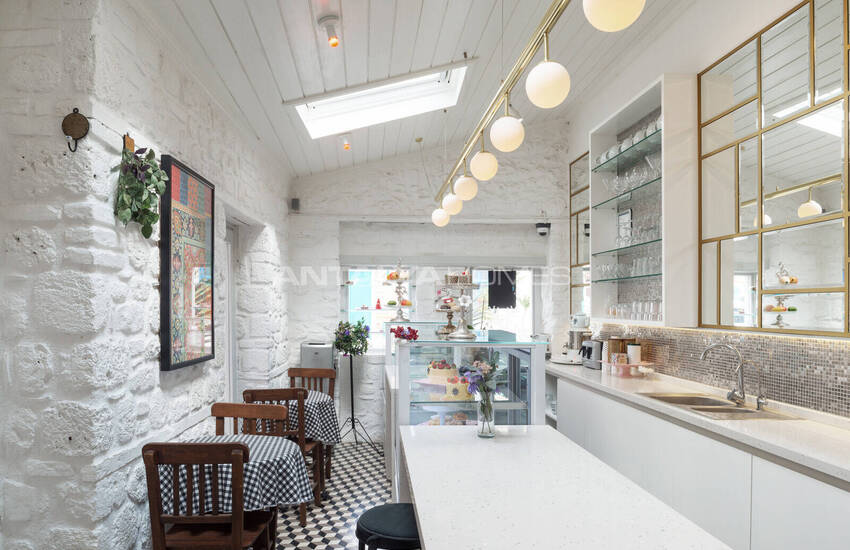 Hôtel De Charme Avec 17 Chambres Et Café Dans Vieille Ville D'antalya 25