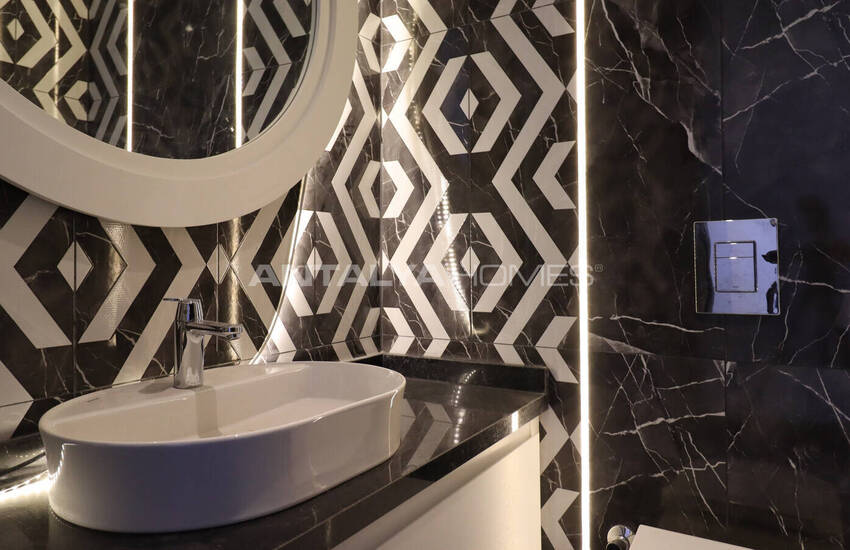 Antalya Döşemealtı'nda Geniş Bahçeli ve Yüksek Tavanlı Villalar 65