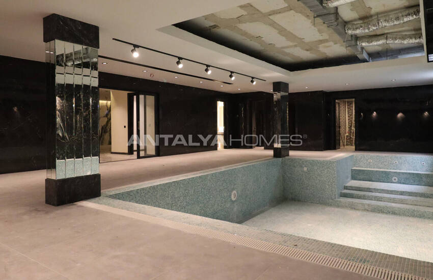 Antalya Döşemealtı'nda Geniş Bahçeli ve Yüksek Tavanlı Villalar 56