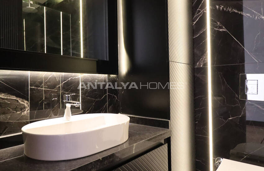 Antalya Döşemealtı'nda Geniş Bahçeli ve Yüksek Tavanlı Villalar 63