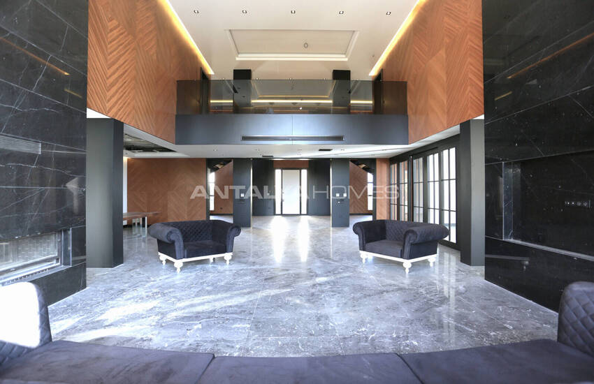 Antalya Döşemealtı'nda Geniş Bahçeli ve Yüksek Tavanlı Villalar 24