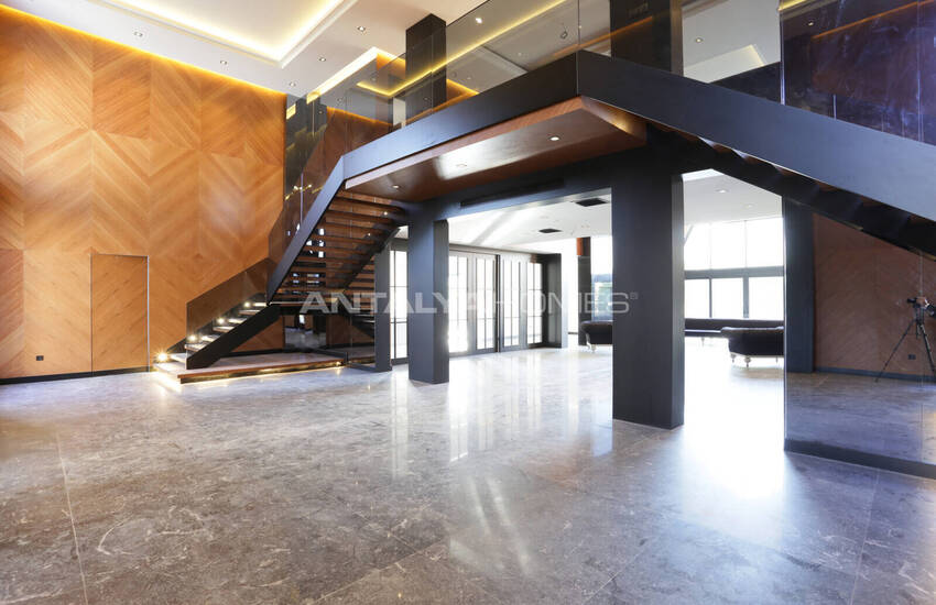 Antalya Döşemealtı'nda Geniş Bahçeli ve Yüksek Tavanlı Villalar 32