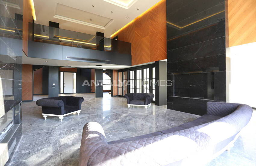 Antalya Döşemealtı'nda Geniş Bahçeli ve Yüksek Tavanlı Villalar 25