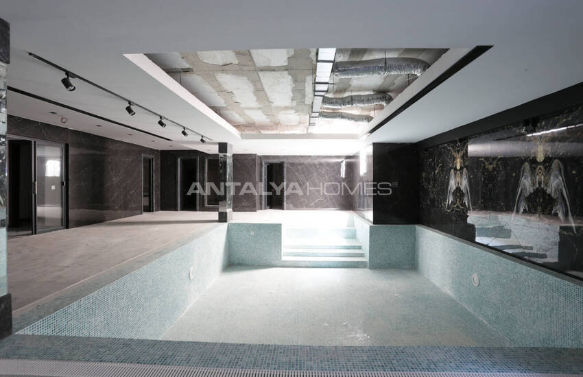 Antalya Döşemealtı'nda Geniş Bahçeli ve Yüksek Tavanlı Villalar 53
