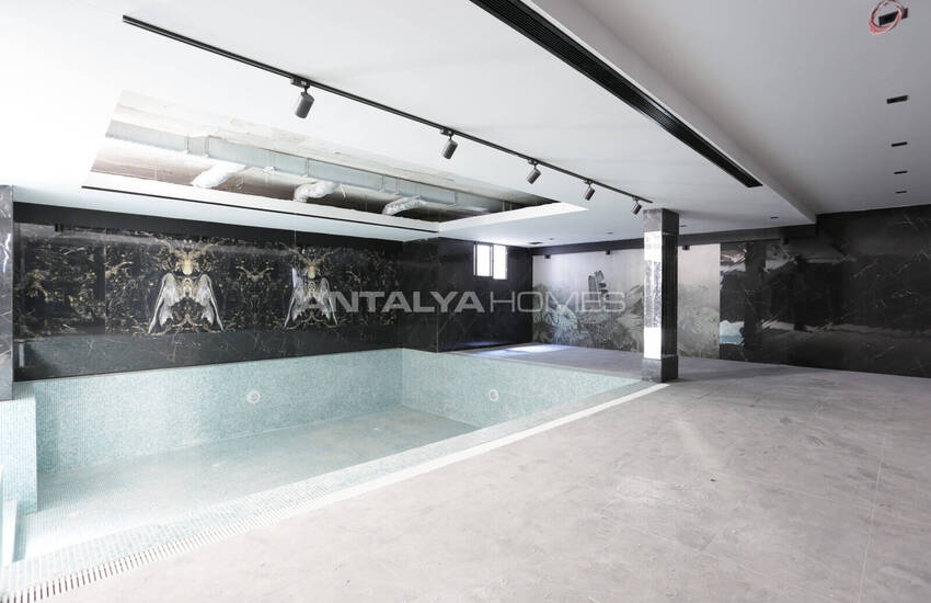 Antalya Döşemealtı'nda Geniş Bahçeli ve Yüksek Tavanlı Villalar 51