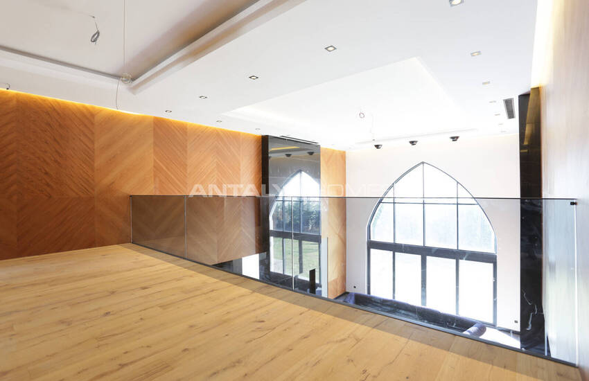 Antalya Döşemealtı'nda Geniş Bahçeli ve Yüksek Tavanlı Villalar 35