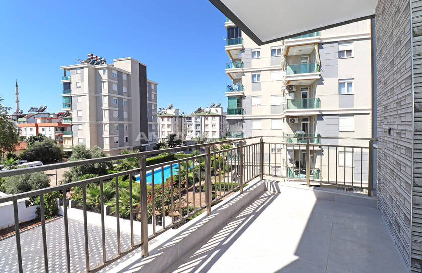 Ruime Appartementen Met Balkon Dicht Voorzieningen In Antalya Kepez 25