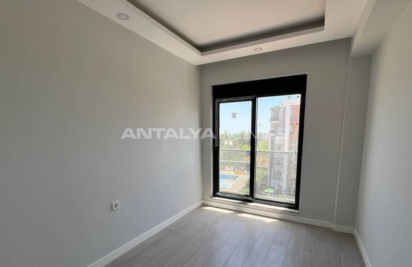 Spacious Flats in a Project with Pool in Altıntaş Antalya 23