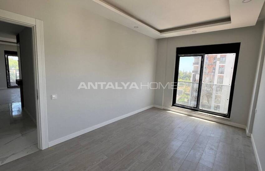 Spacious Flats in a Project with Pool in Altıntaş Antalya 25