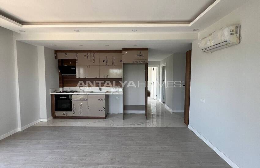 Spacious Flats in a Project with Pool in Altıntaş Antalya 17