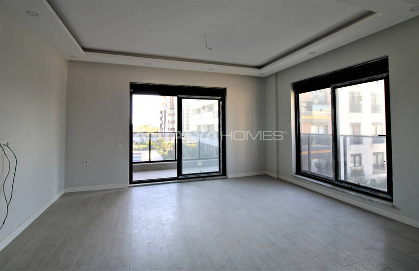 Spacious Flats in a Project with Pool in Altıntaş Antalya 15