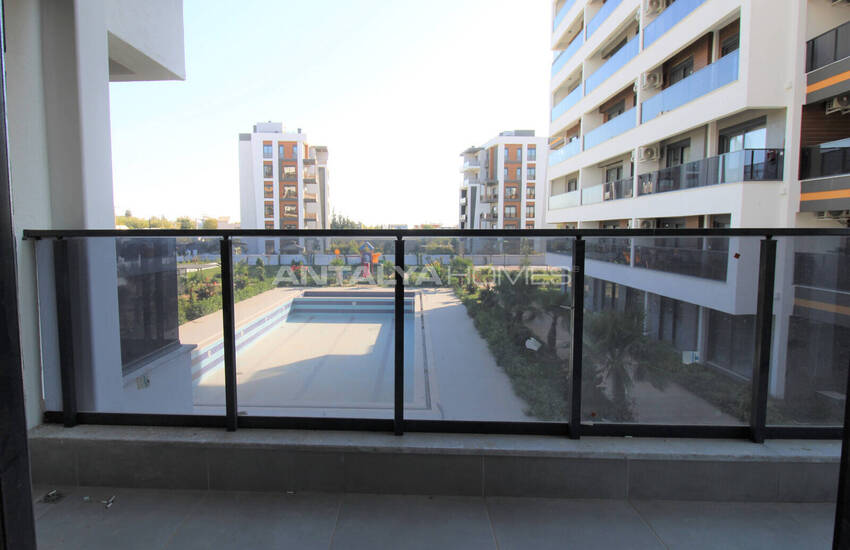 Spacious Flats in a Project with Pool in Altıntaş Antalya 31