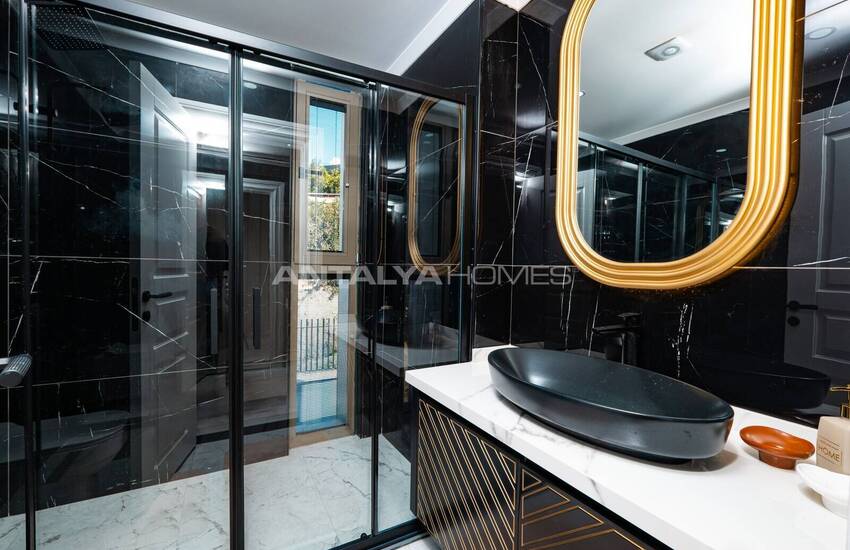Alanya'da Özel Havuzlu Şık Tasarımlı Müstakil Evler 14