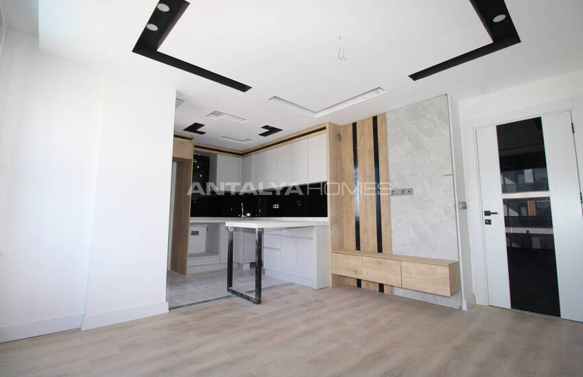 Aksu Altıntaş'ta Havuzlu Sitede 1 Odalı Daire 12