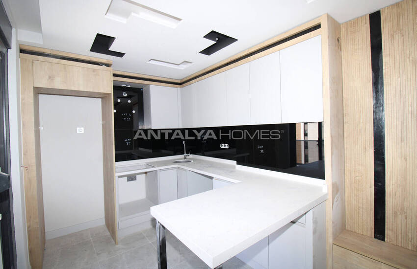 Aksu Altıntaş'ta Havuzlu Sitede 1 Odalı Daire 11