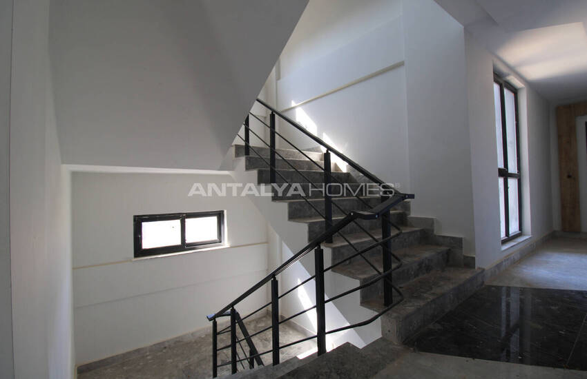 Aksu Altıntaş'ta Havuzlu Sitede 1 Odalı Daire 16