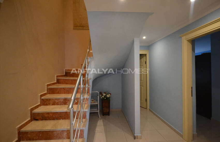 Alanya Mahmutlar'da Deniz ve Şehir Manzaralı Dubleks Daire 16