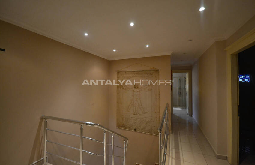 Alanya Mahmutlar'da Deniz ve Şehir Manzaralı Dubleks Daire 26