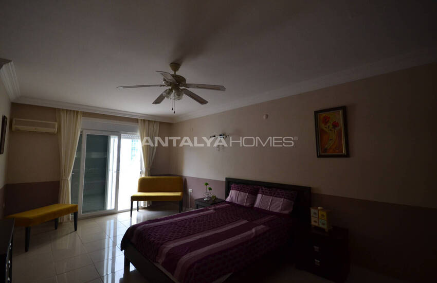 Alanya Mahmutlar'da Deniz ve Şehir Manzaralı Dubleks Daire 18
