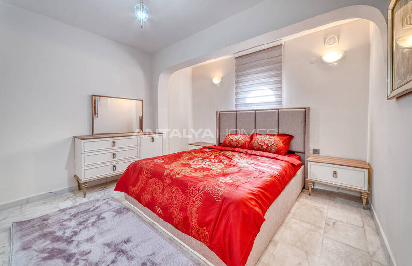 Detached House with Private Pool in Alanya 54