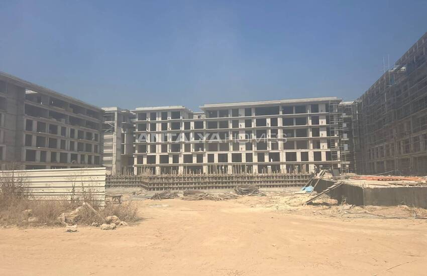 Stylish Flats in a Complex Near Airport in Kepez Antalya 15