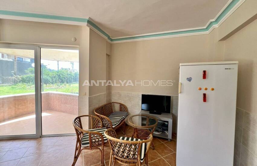 Seafront Apartment in a Complex with a Pool in Alanya Tosmur 18