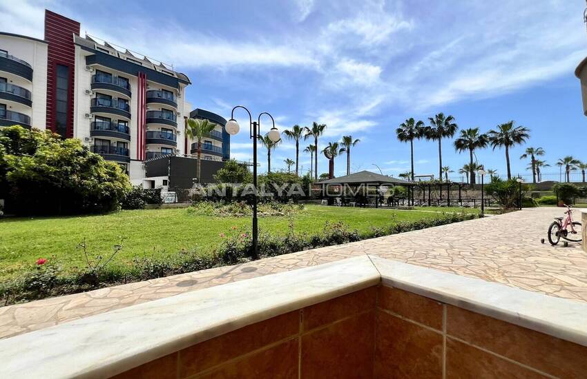 Seafront Apartment in a Complex with a Pool in Alanya Tosmur 19