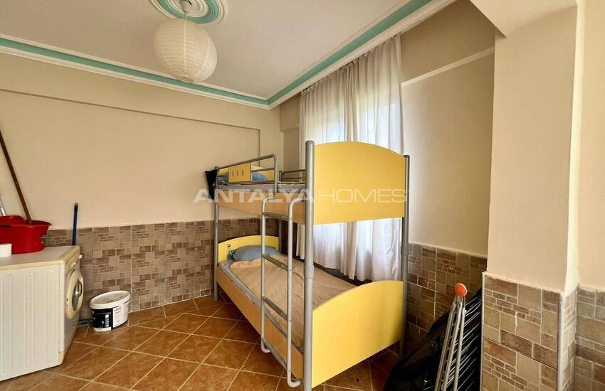 Seafront Apartment in a Complex with a Pool in Alanya Tosmur 20
