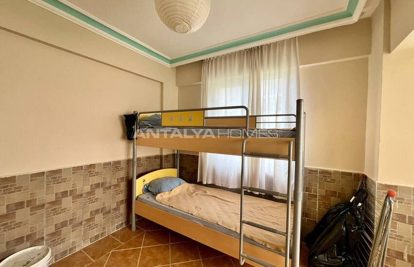 Seafront Apartment in a Complex with a Pool in Alanya Tosmur 21
