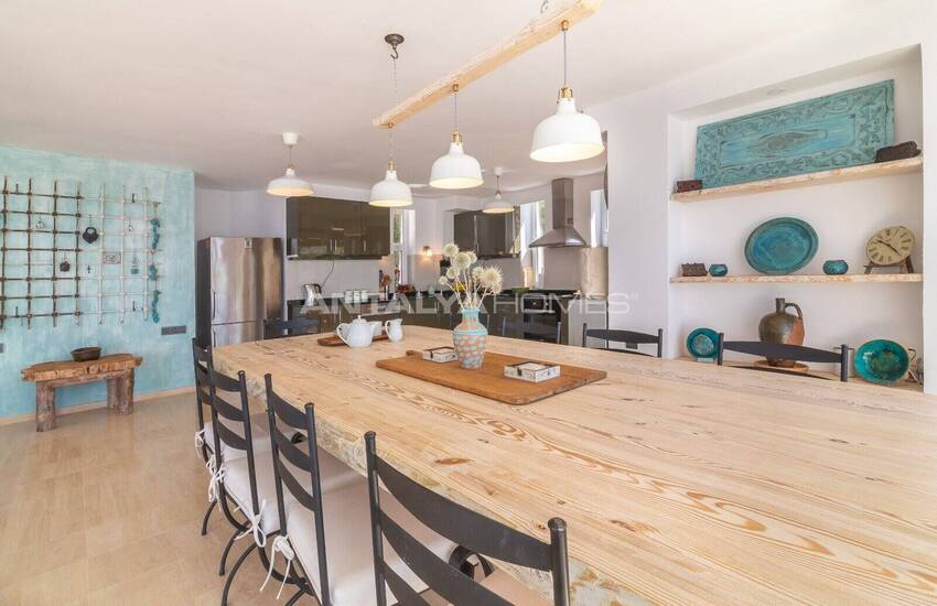 5-bedroom Detached House with Pool in Kas Kalkan 10