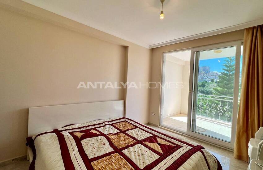 Alanya Mahmutlar'da Havuzlu Sitede Eşyalı Daireler 22
