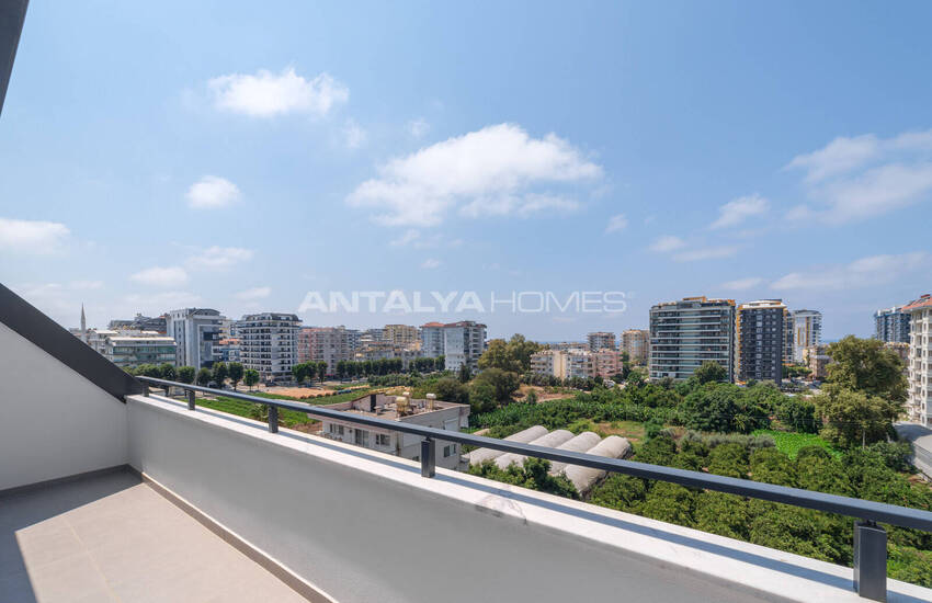 Alanya'da Havuzlu Sitede Eşyalı Deniz Manzaralı Daireler 27