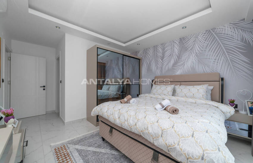 Alanya'da Havuzlu Sitede Eşyalı Deniz Manzaralı Daireler 18