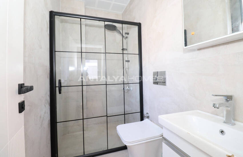 Propriétés De 2 Chambres Près Du Tram À Kepez Antalya 24