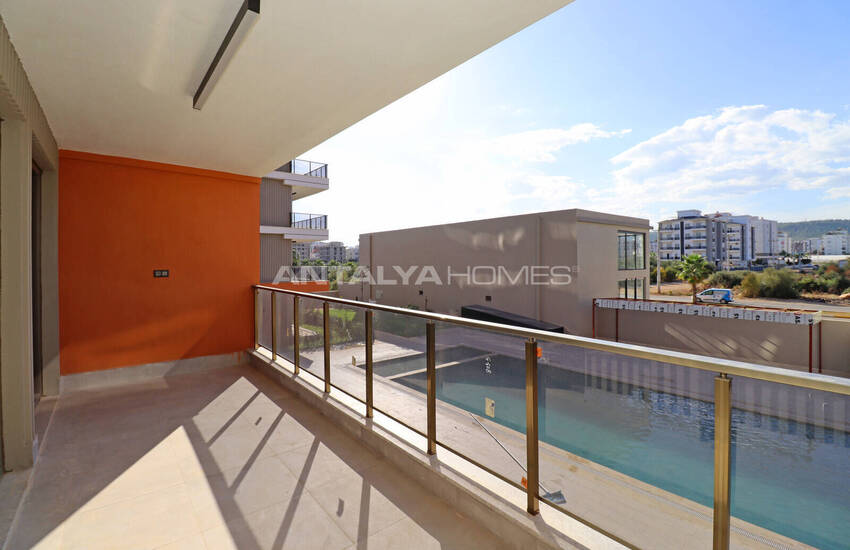 Propriétés De 2 Chambres Près Du Tram À Kepez Antalya 32