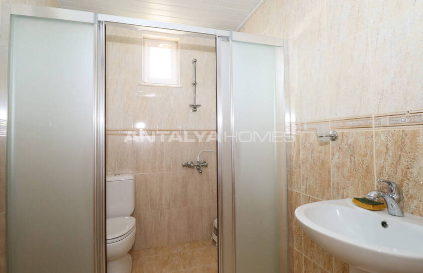 Целое Здание С Большим Участком В Дошемеалты, Анталия 32