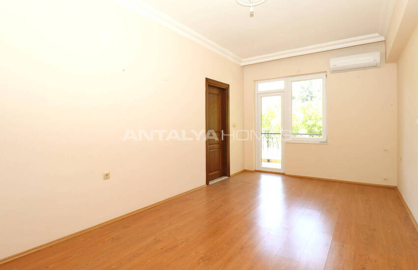 Целое Здание С Большим Участком В Дошемеалты, Анталия 18