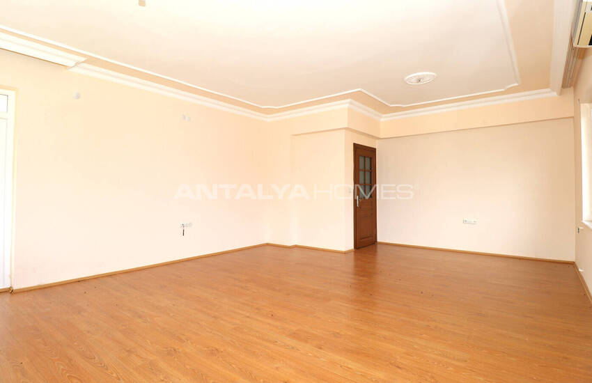 Целое Здание С Большим Участком В Дошемеалты, Анталия 23