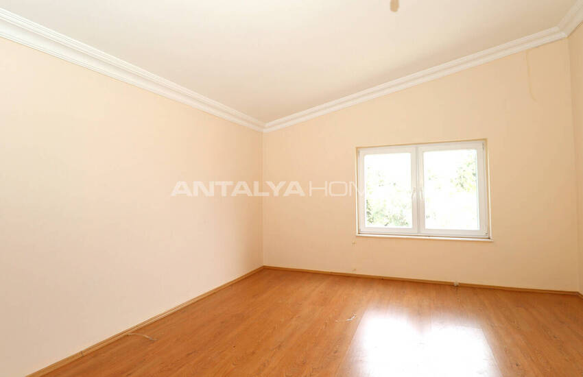 Целое Здание С Большим Участком В Дошемеалты, Анталия 28