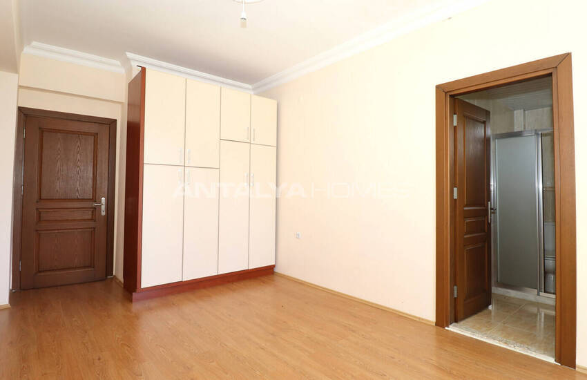 Целое Здание С Большим Участком В Дошемеалты, Анталия 20