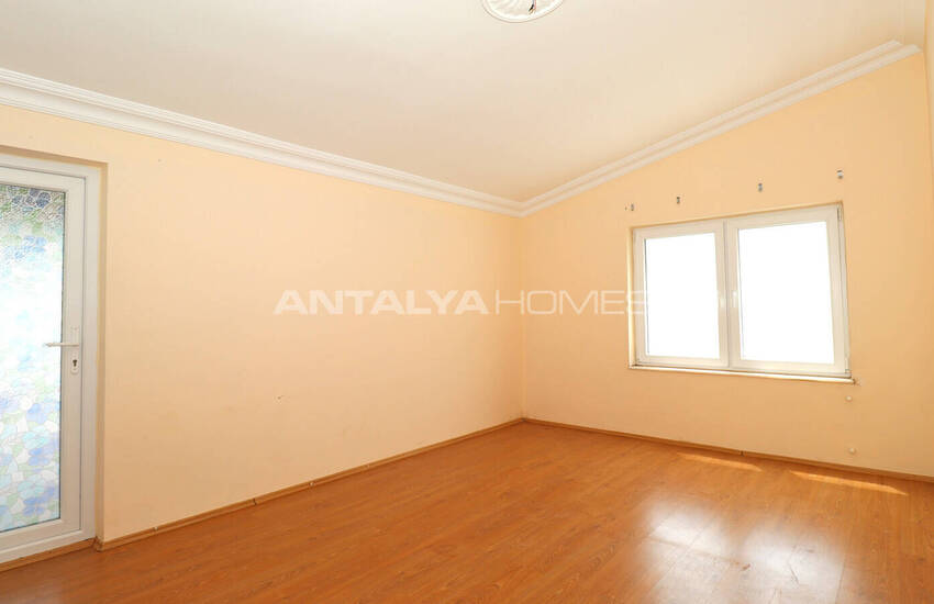 Целое Здание С Большим Участком В Дошемеалты, Анталия 29