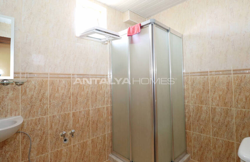 Целое Здание С Большим Участком В Дошемеалты, Анталия 30